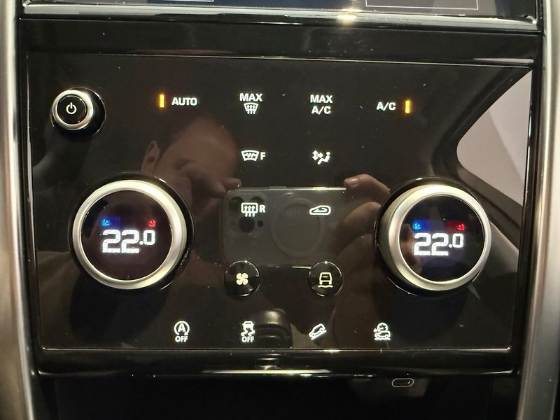 Land Rover Discovery Sport (2023) S D165 9AT AWD - fotka 19 z 28