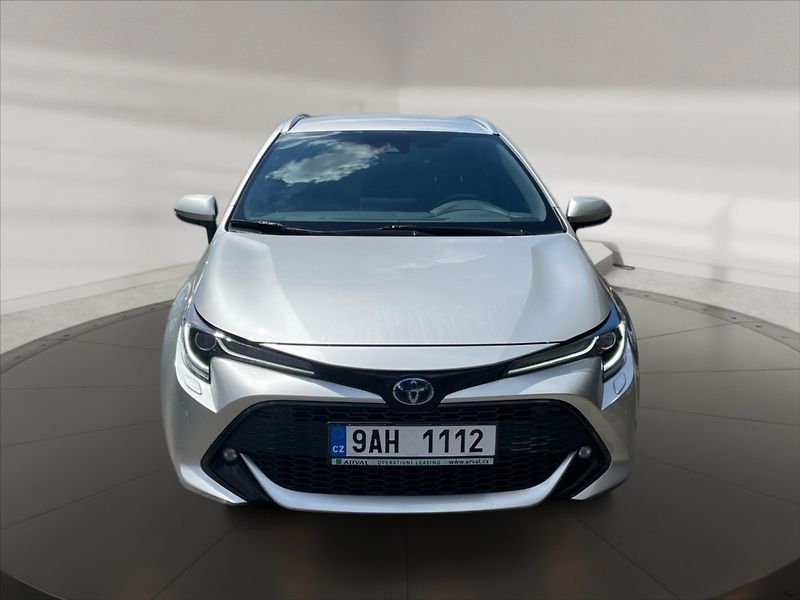 Toyota Corolla 1,8 Hyb.Comfort AT - fotka 2 z 11