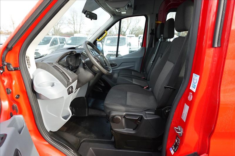 Ford Transit 2,2 TDCi  L2H2 9MÍST BUS KLIMA - fotka 26 z 42