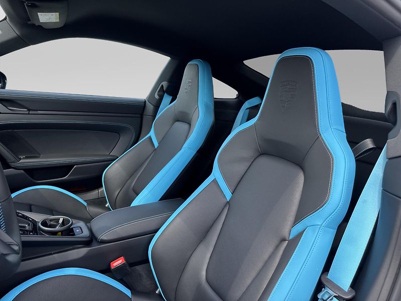 Porsche 911 Carrera - fotka 14 z 28