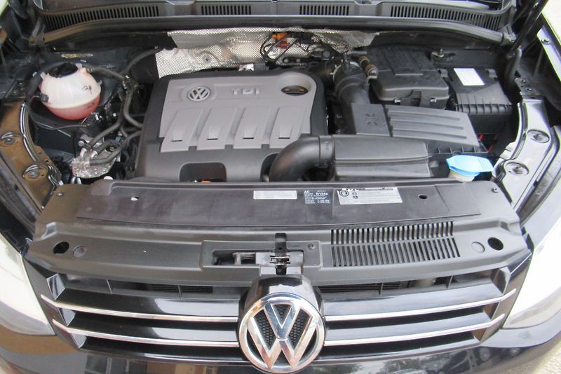 Volkswagen Sharan 2.0 TDi AUT. KLIMA TAŽNÉ 2.2 t - fotka 19 z 20