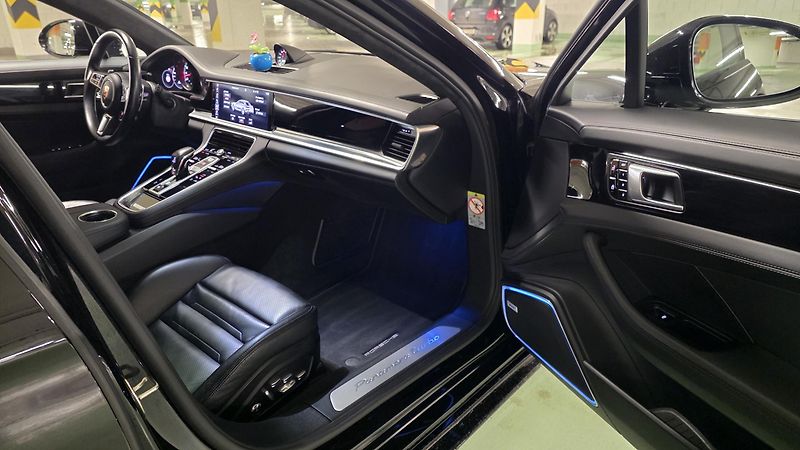 Porsche Panamera (2019) TURBO CERAMIC NOČNÍ PANO MAX - fotka 10 z 16