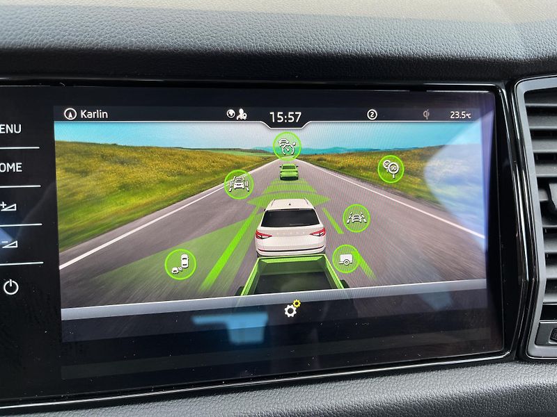 Škoda Kodiaq (2021) 1.5TSI*DSG*ACC*TAŽNÉ*4xVÝHŘEV - fotka 31 z 52