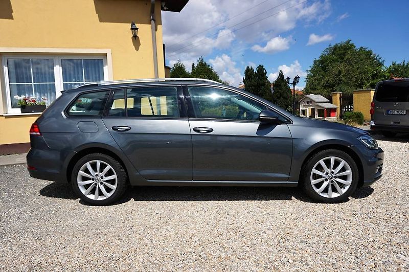 Volkswagen Golf Variant (2018) MATCH 1,0 TSI 81 kW - fotka 3 z 37