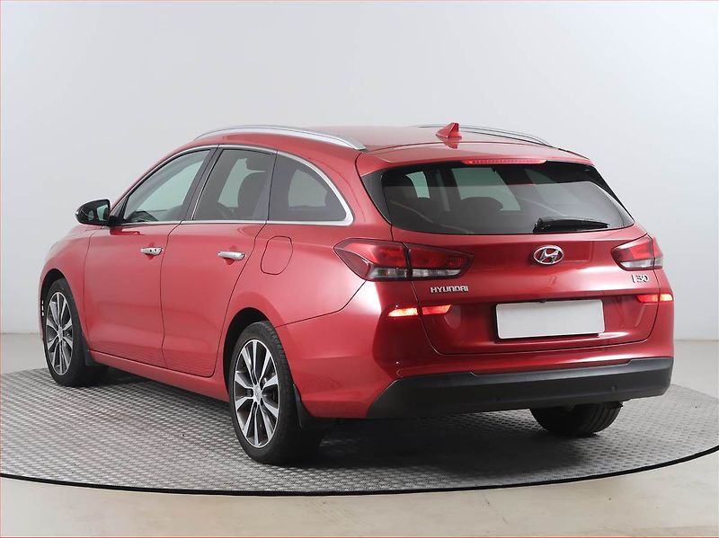 Hyundai i30 (2018) 1.4 T-GDI, Automat, Serv.kniha - fotka 4 z 18
