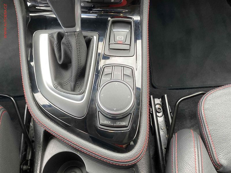BMW Řada 2 (2016) 2.0 i 220 i, Sport Line, AT - fotka 13 z 21