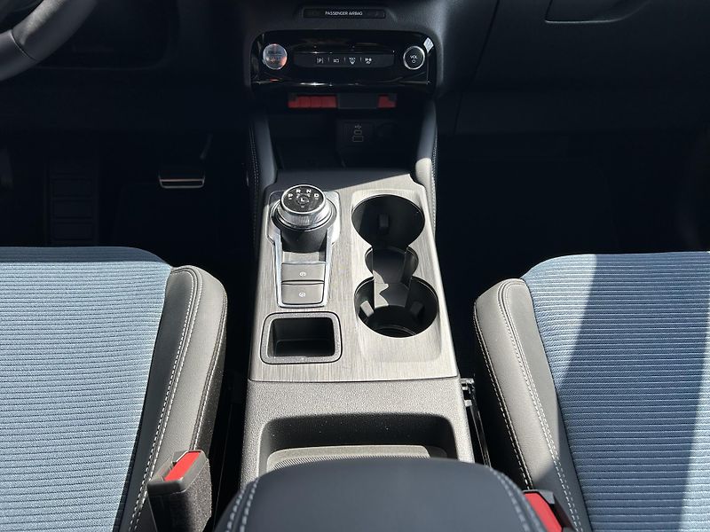 Ford Kuga BLUECRUISE EDITION 178kW - fotka 17 z 38