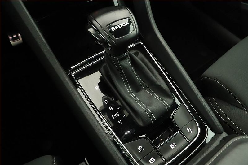 Škoda Karoq (2023) Sportline 2.0 TDI - fotka 12 z 17