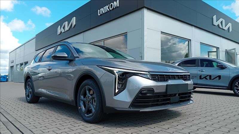 Kia K4 1,6 T-GDi SW 7DCT EXCLUSIVE 11 - fotka 2 z 10