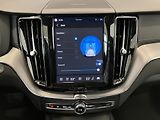 Volvo XC60 B4 FWD Ultimate Dark AT8 - náhled 34