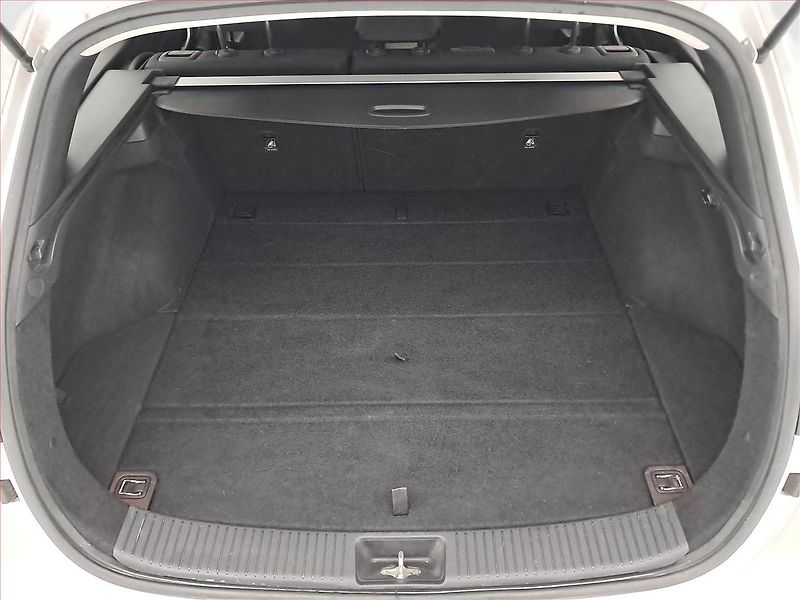 Hyundai i30 (2018) 1.0 T-GDI, Tempomat - fotka 13 z 16