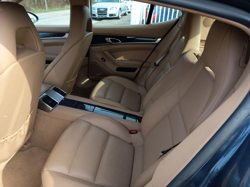 Porsche Panamera (2010) 3.6 220kw 4x4 Top!!! - fotka 35 z 60