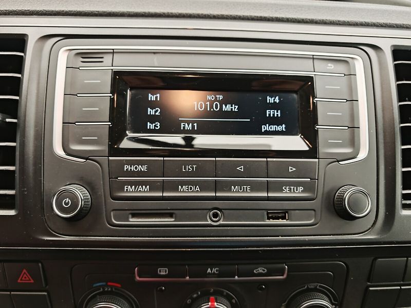 Volkswagen Transporter 2,0Tdi Man , 8míst - fotka 24 z 28