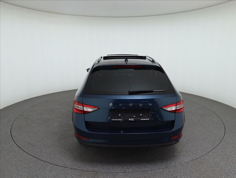 Škoda Superb 2,0 Style+, ACC, Virtual, Kame - fotka 6 z 25