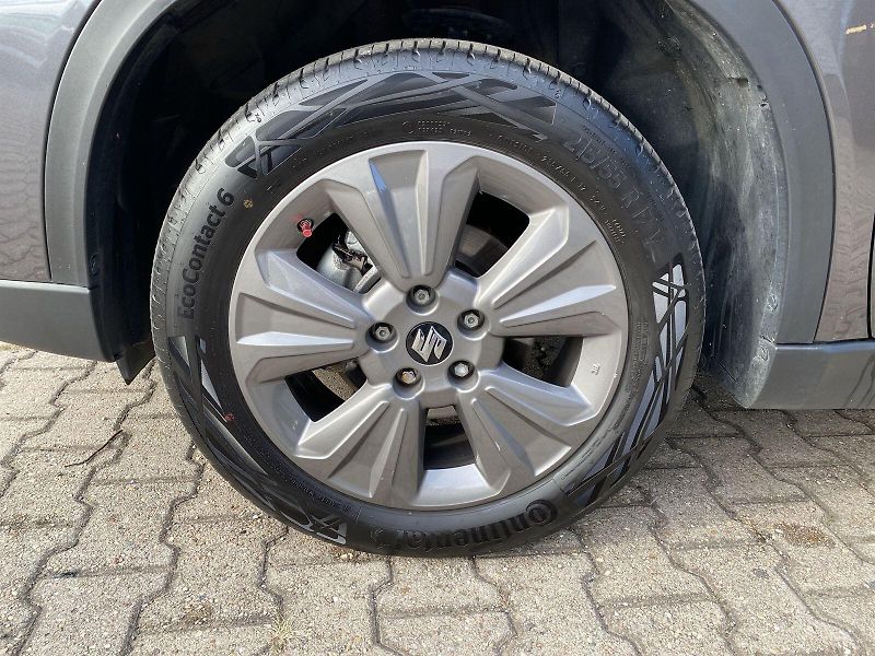 Suzuki Vitara (2024) 1.4 BoosterJet Premium - fotka 24 z 28