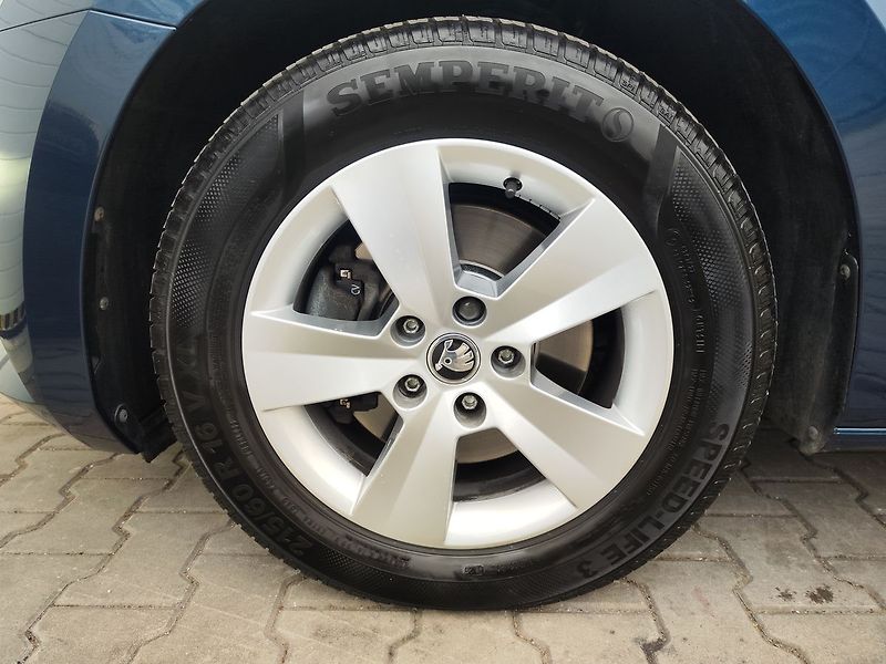 Škoda Superb 1.5 TSI/110kW Ambition DSG - fotka 31 z 31