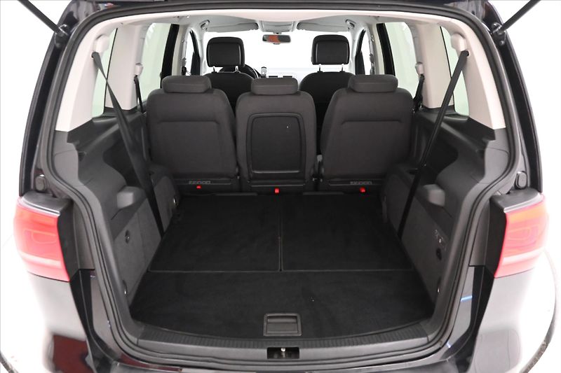 Volkswagen Touran 2,0 TDI 103kW DSG 7 míst Nová - fotka 11 z 31