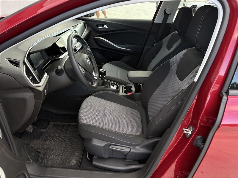 Opel Grandland 1,2 TURBO 96 KW MT6 CZ ZÁRUKA - fotka 18 z 27