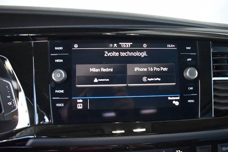 Volkswagen Multivan (2023) 2.0TDI 150kW DSG 4x4, LED, taž - fotka 25 z 26