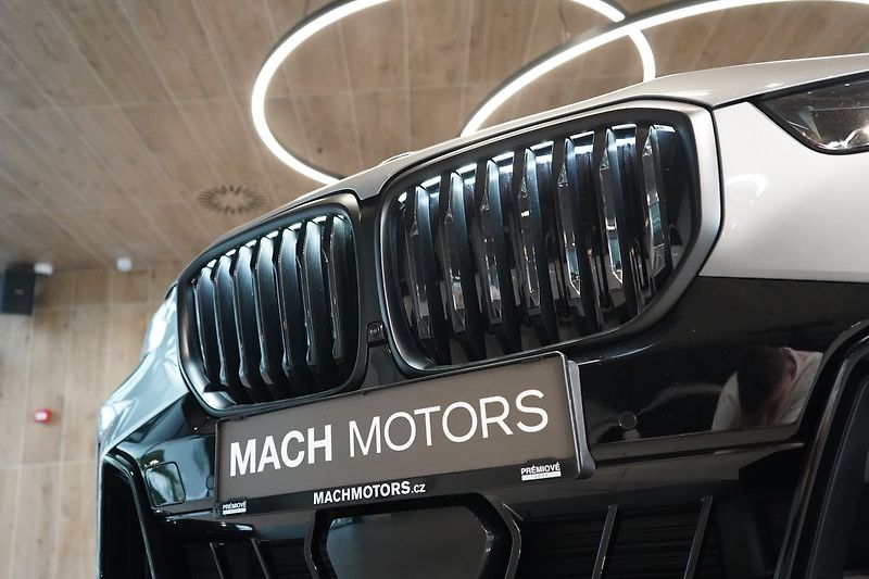 BMW X5 30d xDrive, Ventilace, Tažné - fotka 3 z 49