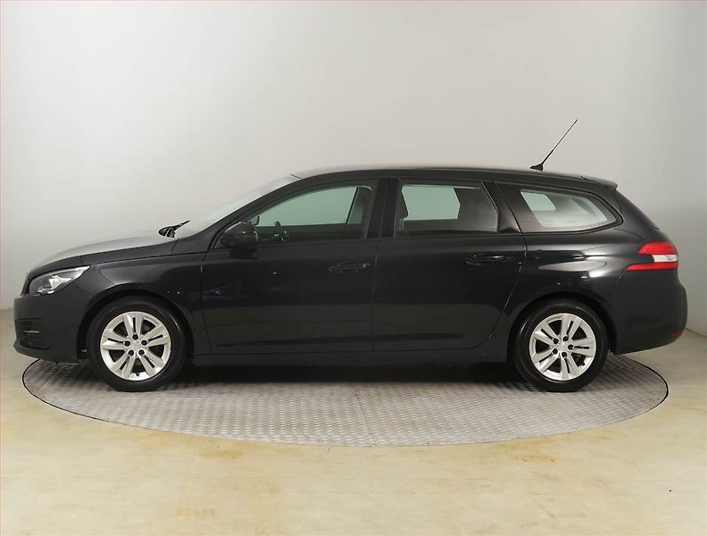 Peugeot 308 (2019) 1.5 BlueHDi, Tempomat - fotka 3 z 20