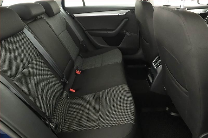 Škoda Octavia (2014) 1.2 TSI, Tempomat - fotka 7 z 12