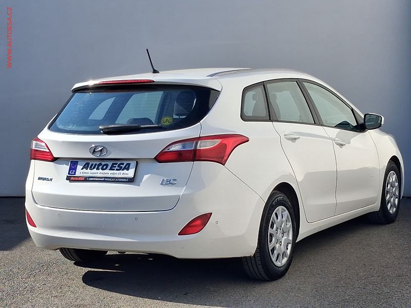 Hyundai i30 (2013) 1.4i LPG, ČR, AC, tempo - fotka 4 z 17