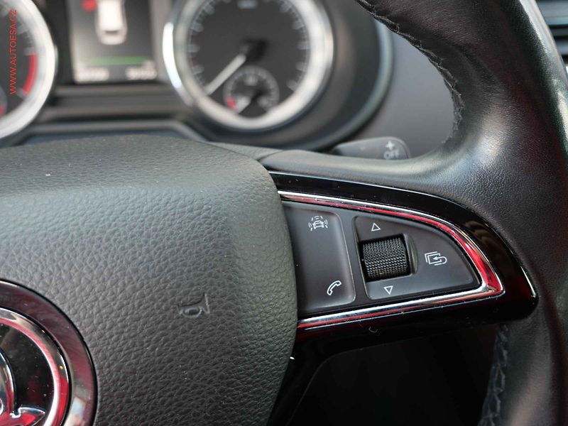 Škoda Octavia (2017) 2.0TDi 4x4, ČR, L&K, DSG - fotka 13 z 32