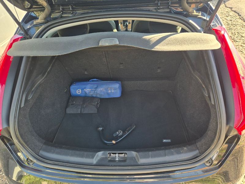 Volvo V40 1.6D 84kw CROSS COUNTRY, tažné - fotka 26 z 33