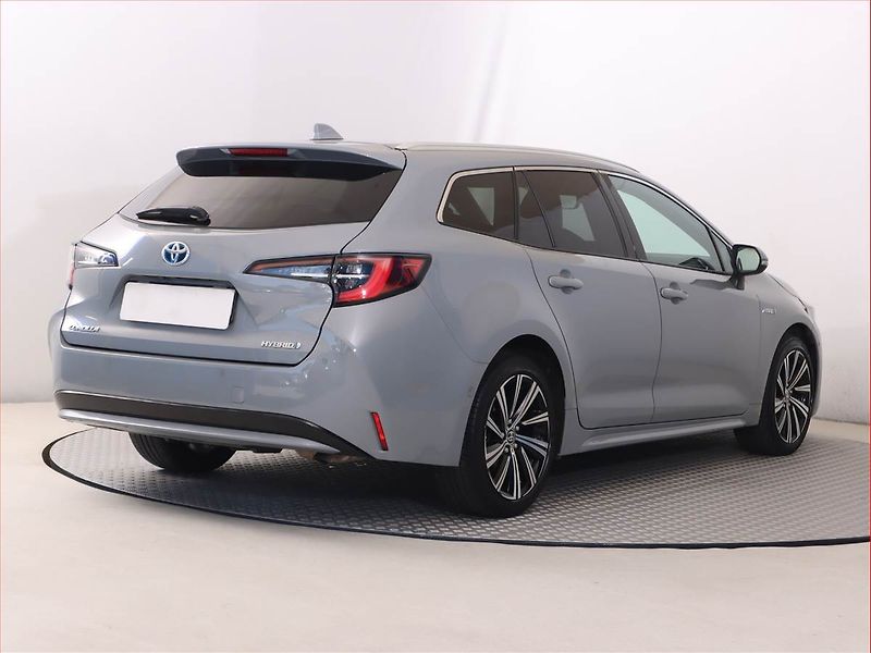 Toyota Corolla (2021) Comfort 1.8 Hybrid - fotka 5 z 22
