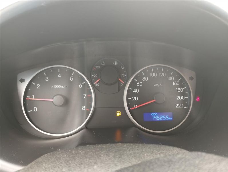 Hyundai i20 1,3 57 KW 1.MAjitelka ČR - fotka 11 z 15