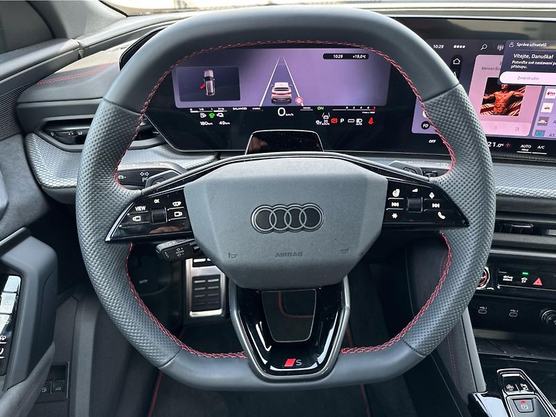 Audi Q5 (2026) SB e-hybrid quattro 220kW STR - fotka 20 z 24