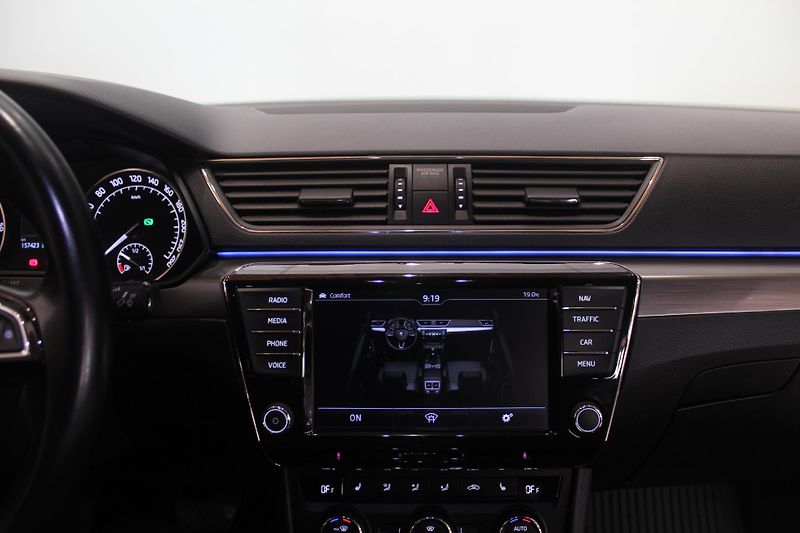 Škoda Superb (2015) 2.0TDI DSG STYLE+ Navi LED - fotka 36 z 43