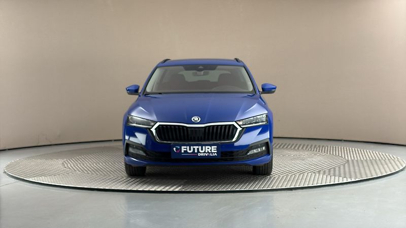 Škoda Octavia 2.0 TDI DSG Ambition Combi - fotka 3 z 24