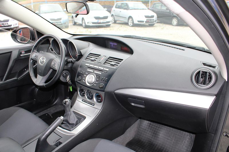 Mazda 3 (2010) REZERVACE - fotka 14 z 15