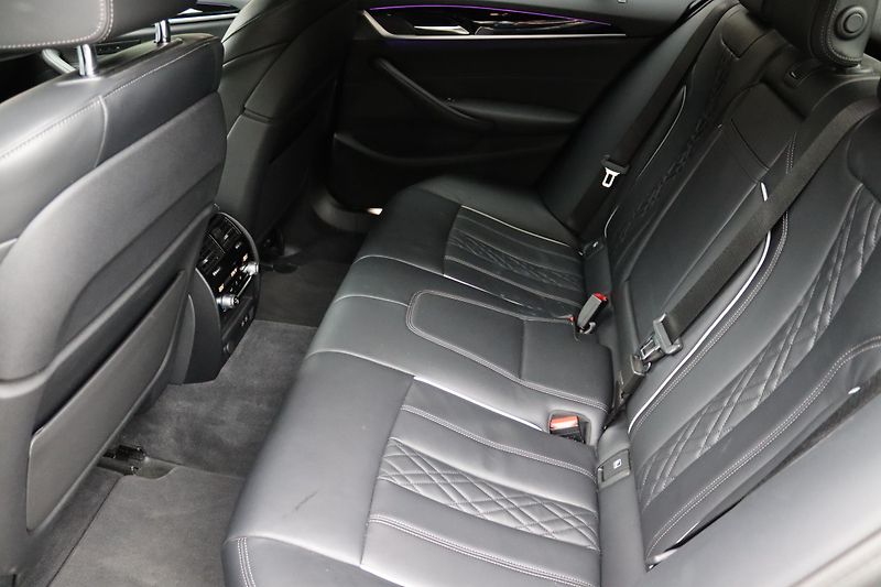 BMW Řada 5 540D XDRIVE G30 M-PAKET 250kW - fotka 41 z 50