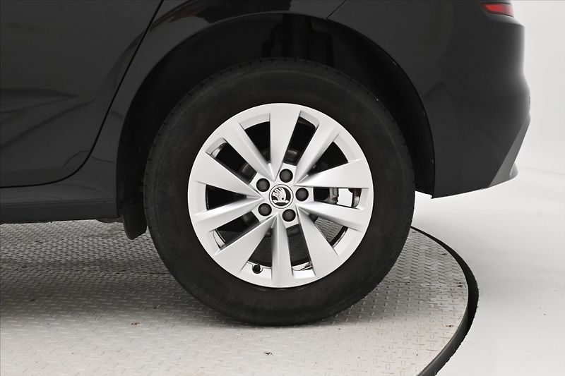 Škoda Kamiq 1,0 TSI 70 kW Tažné zařízení Z - fotka 31 z 31