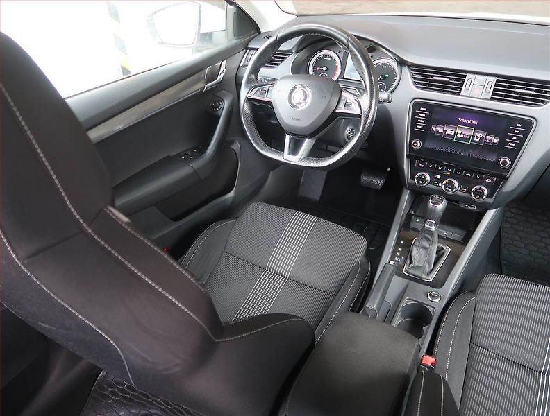 Škoda Octavia (2018) Style 1.5 TSI, Automat, Navi - fotka 7 z 21