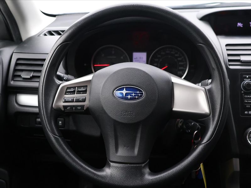 Subaru Forester 2,0 D-L 108kW CZ Sport - fotka 17 z 34