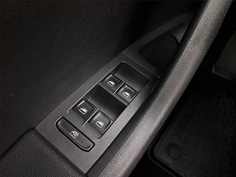 Škoda Octavia (2014) 1.6 TDI, Navi, Tempomat - fotka 18 z 19