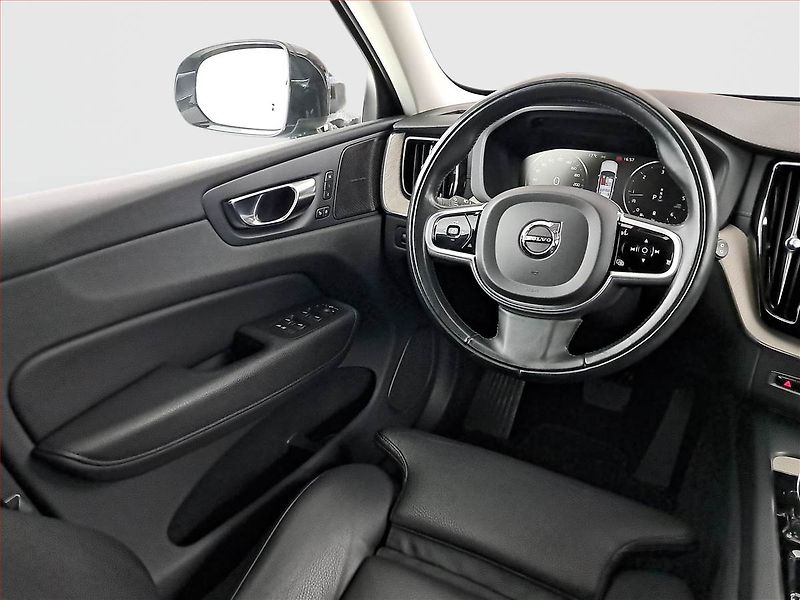 Volvo XC60 (2021) Inscription B4 AWD - fotka 7 z 27
