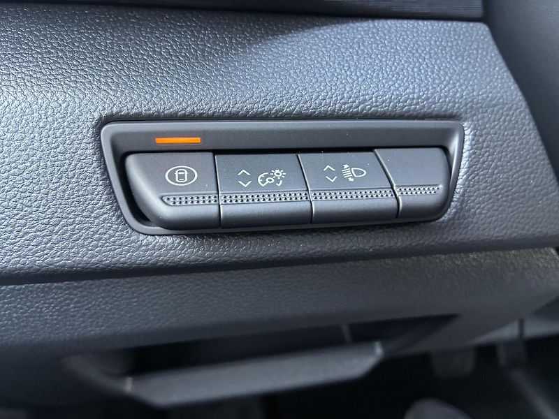 Renault Trafic (2025) COMBI L2H1 170k AT9 RED 8 MÍST - fotka 18 z 30