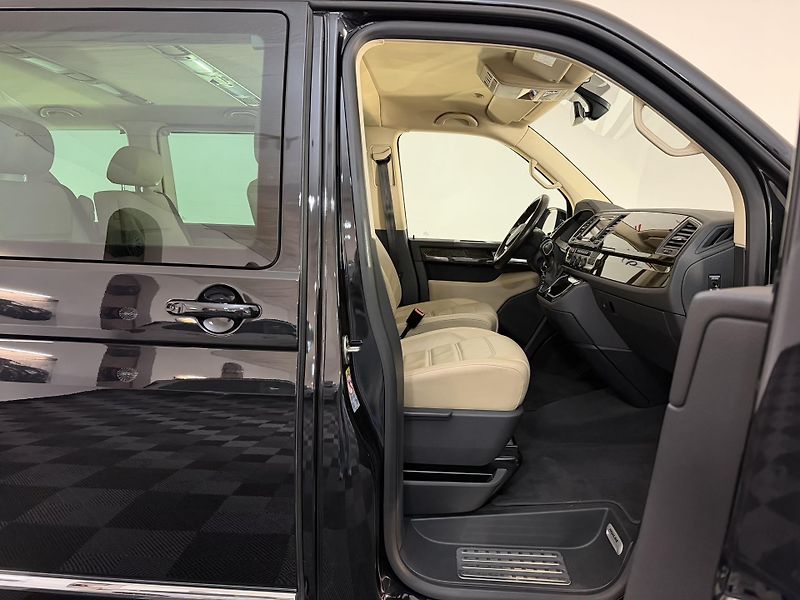 Volkswagen Multivan 2.0 TDI 4Motion Highline - fotka 40 z 43