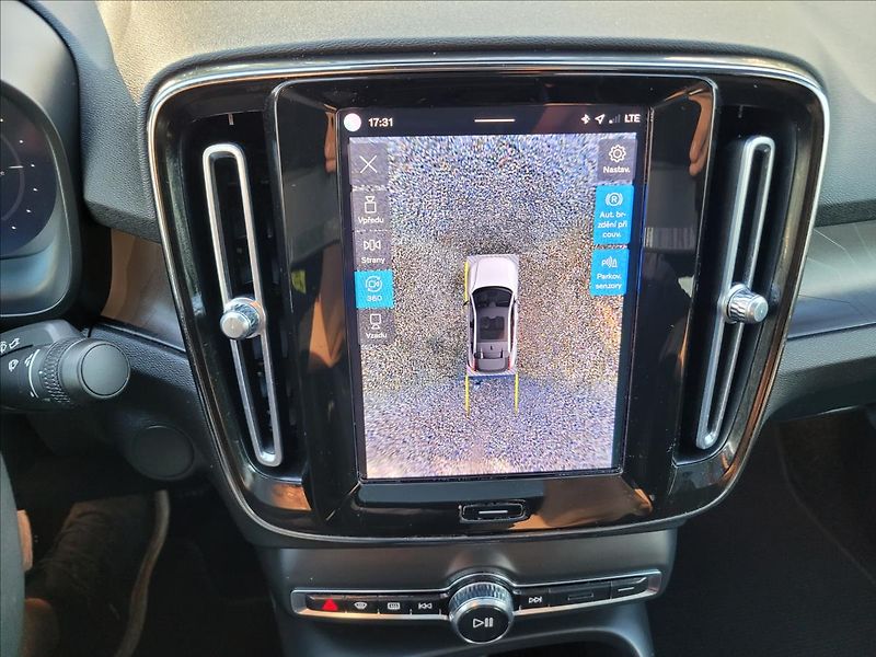 Volvo C40 0,0 Recharge Ultimate SOH 90,3 - fotka 24 z 50