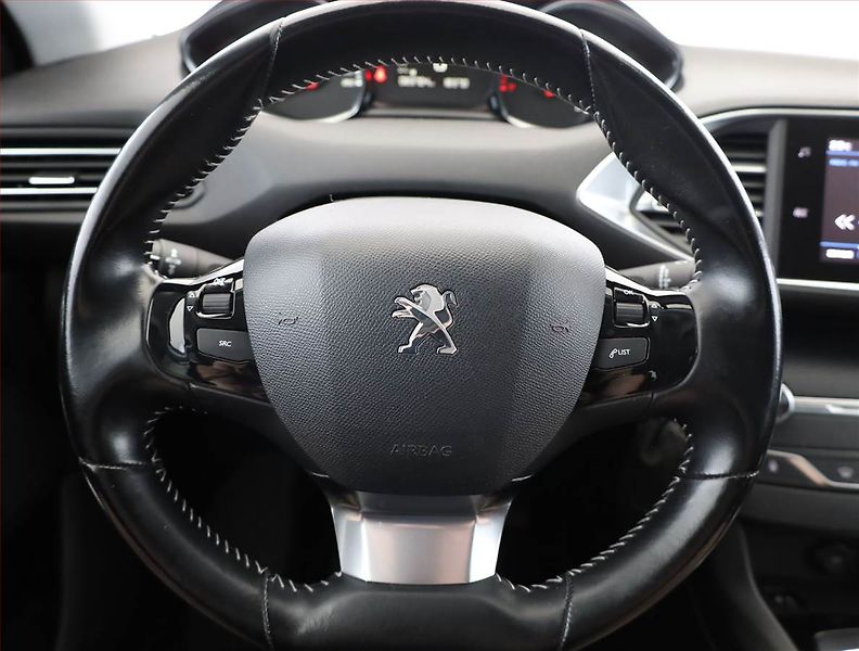Peugeot 308 (2017) 1.2 PureTech, Serv.kniha - fotka 8 z 17