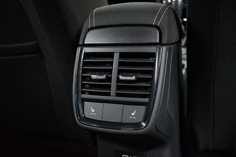Škoda Kamiq 1.5TSI DSG*STYLE*ACC*KAMERA*ČR - fotka 14 z 42