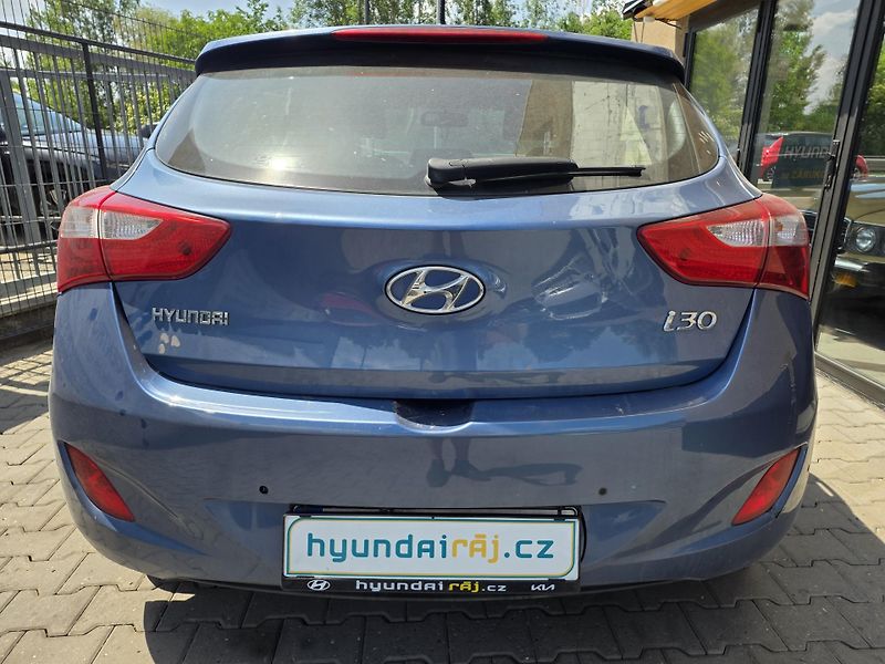 Hyundai i30 1.6-spotřeba cca 5l/100km - fotka 8 z 11