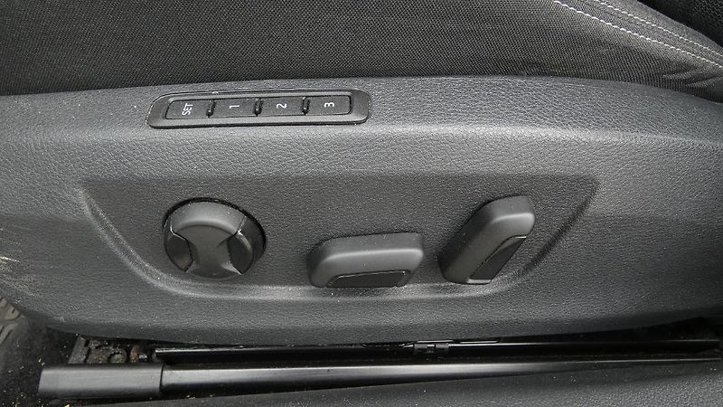 Škoda Superb 1.4 TSI iV Ambition DSG - fotka 23 z 26