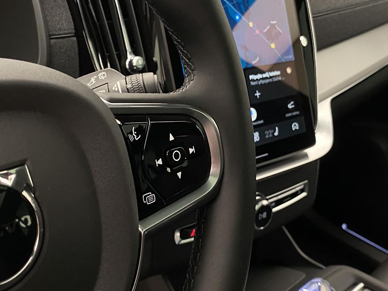 Volvo XC90 (2026) B5 AWD BLACK EDITION ULTRA 7 - fotka 29 z 78