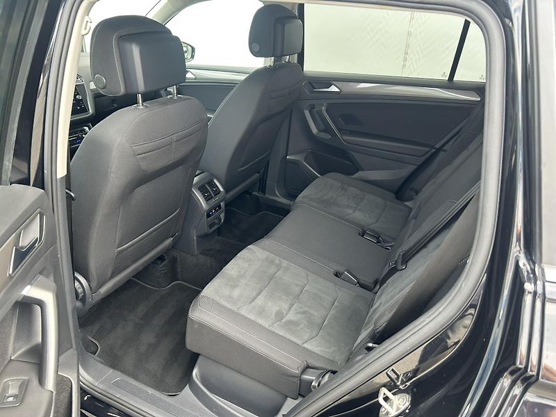 Volkswagen Tiguan 2.0TDI 110kW DSG - fotka 7 z 23